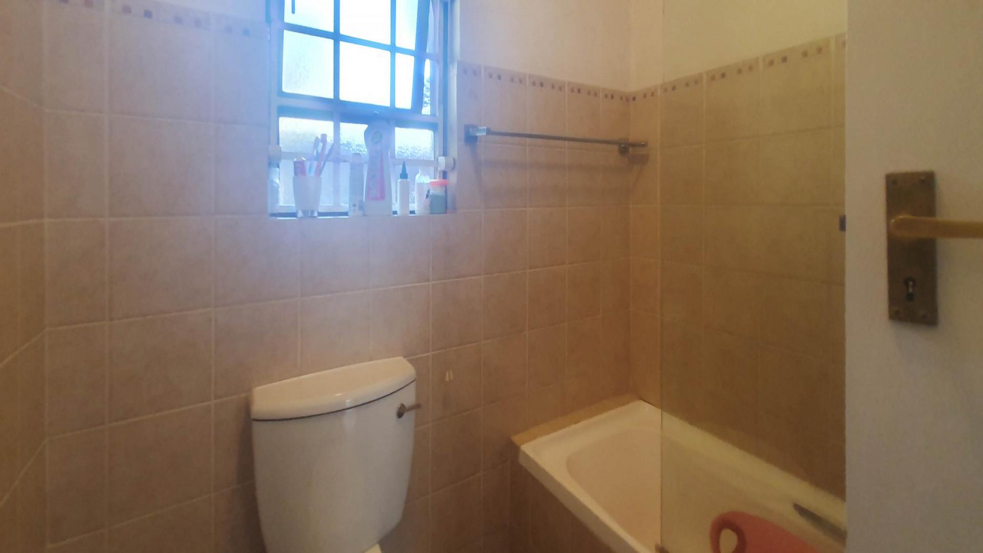 Bathroom 2 of property in Bromhof