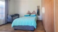 Bed Room 1 of property in Bromhof