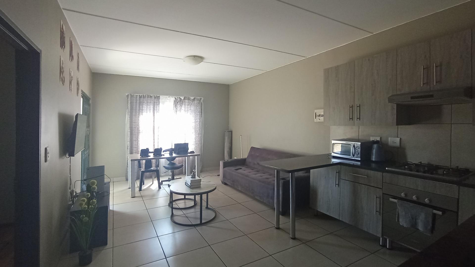 Kitchen - 8 square meters of property in Midrand