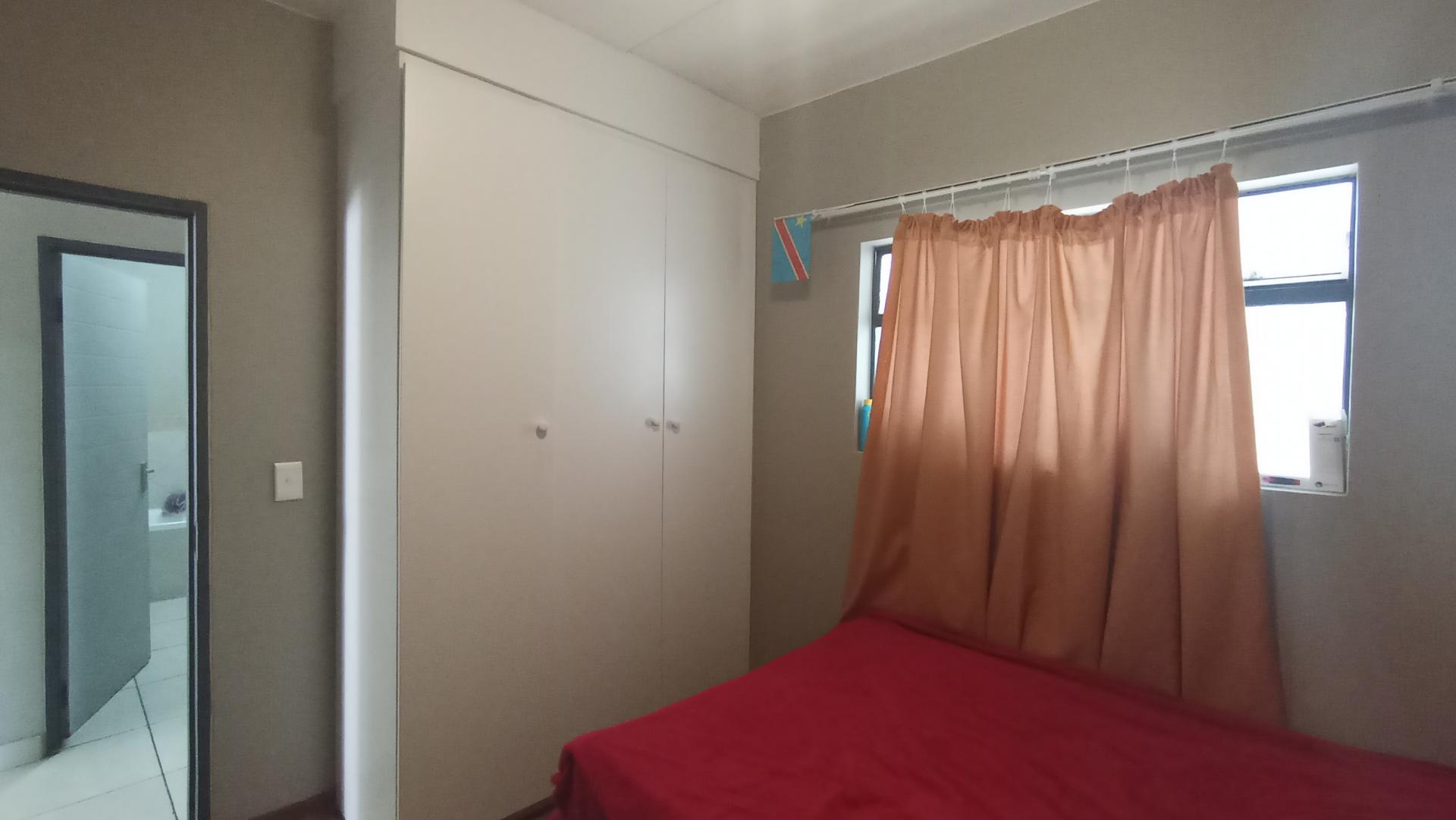 Bed Room 1 - 10 square meters of property in Midrand