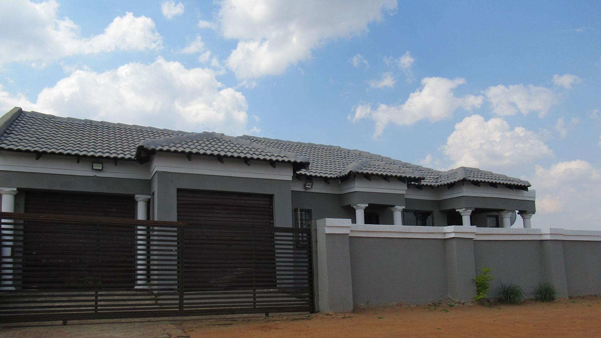 Front View of property in Benoni