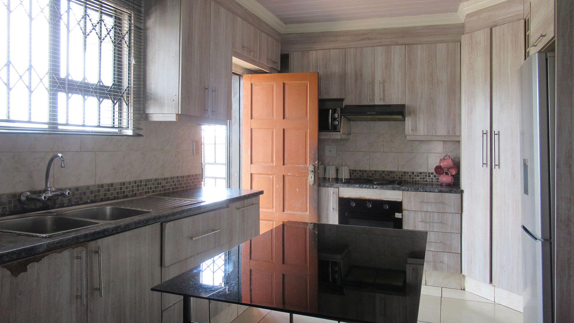 Kitchen - 14 square meters of property in Benoni