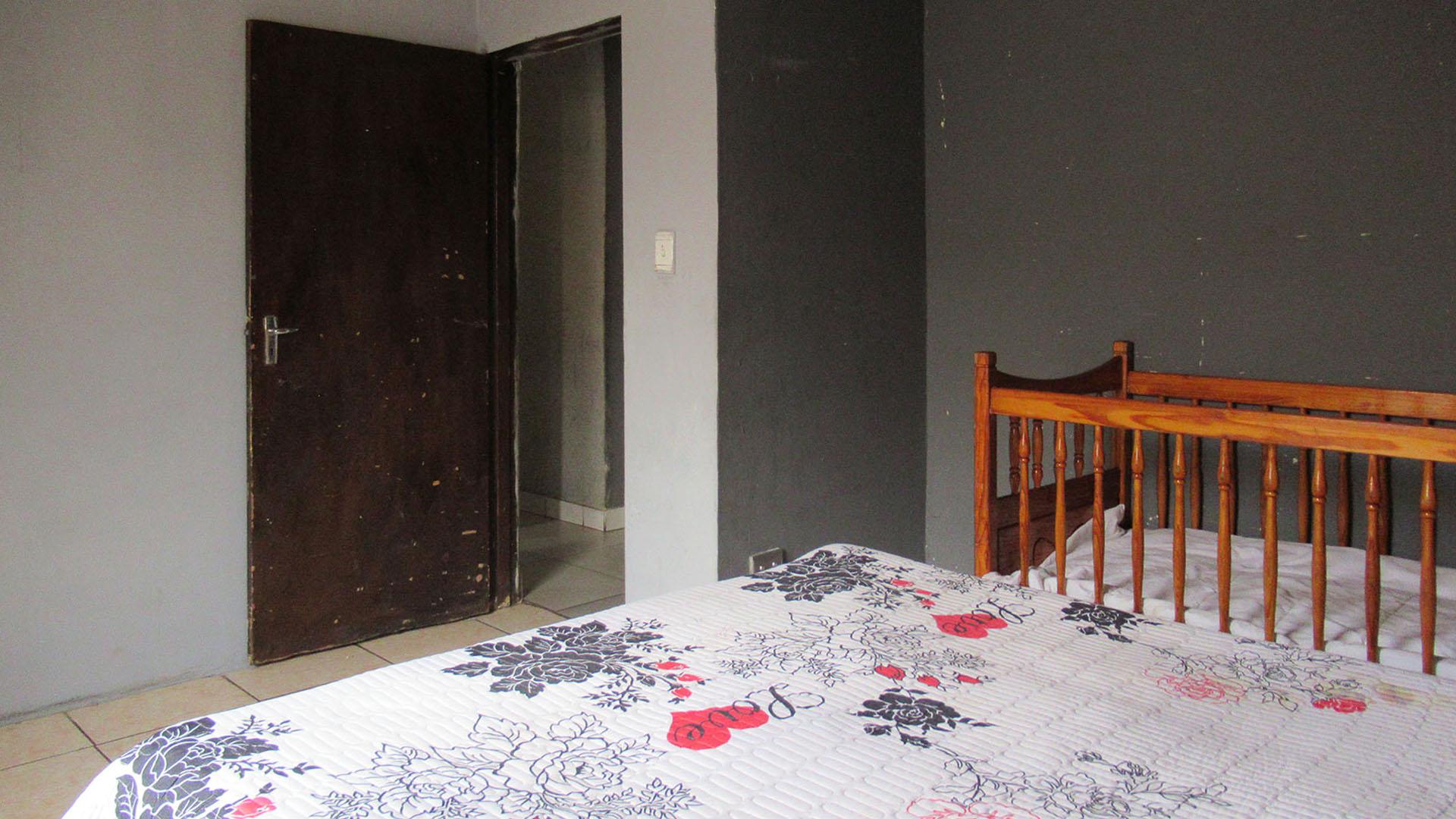 Bed Room 1 - 24 square meters of property in Benoni