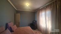 Bed Room 1 of property in Benoni