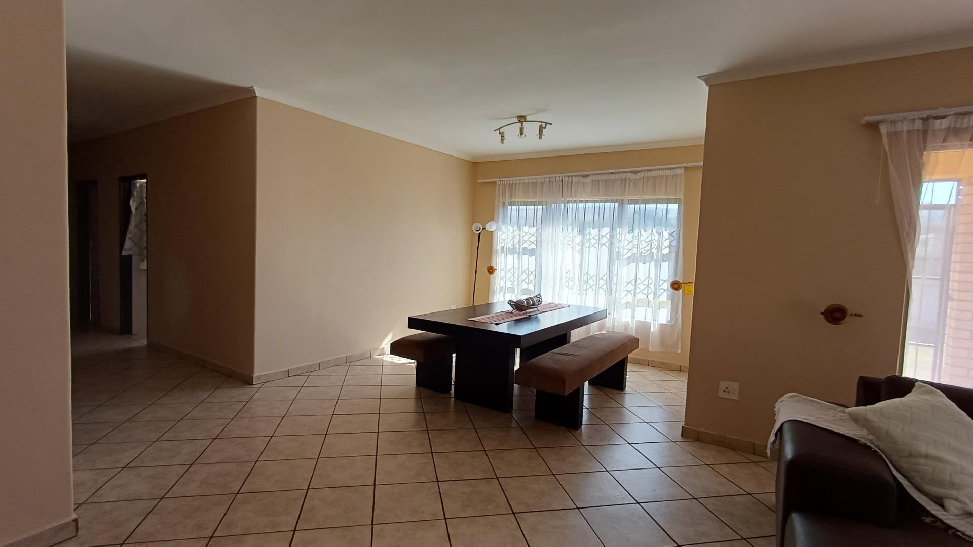 Dining Room of property in Newcastle