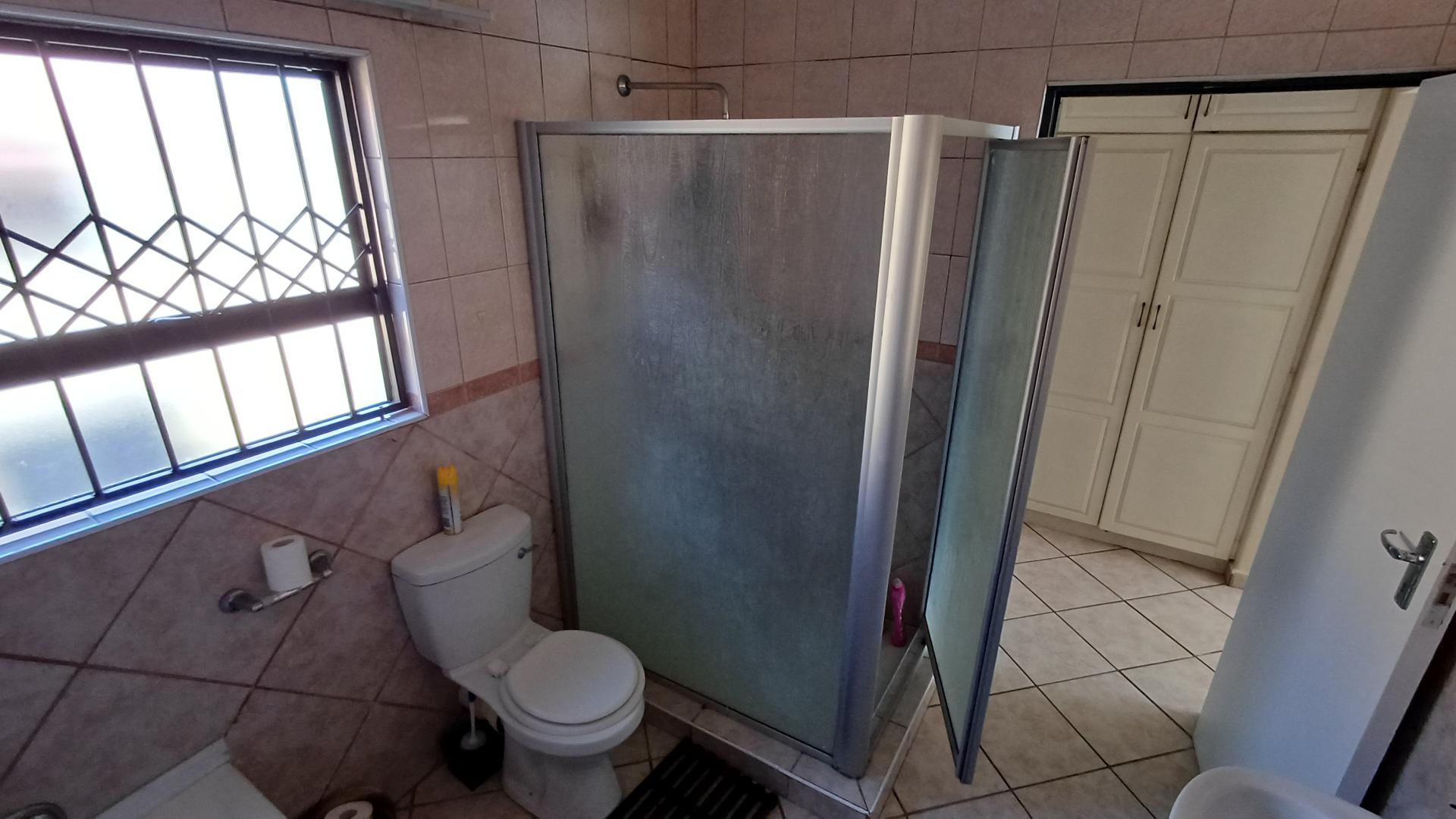 Bathroom 1 of property in Newcastle