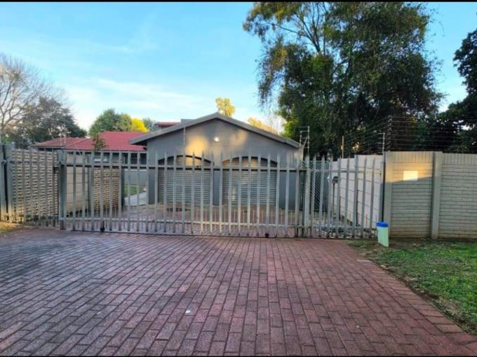 3 Bedroom House for Sale For Sale in Brackendowns - MR721587