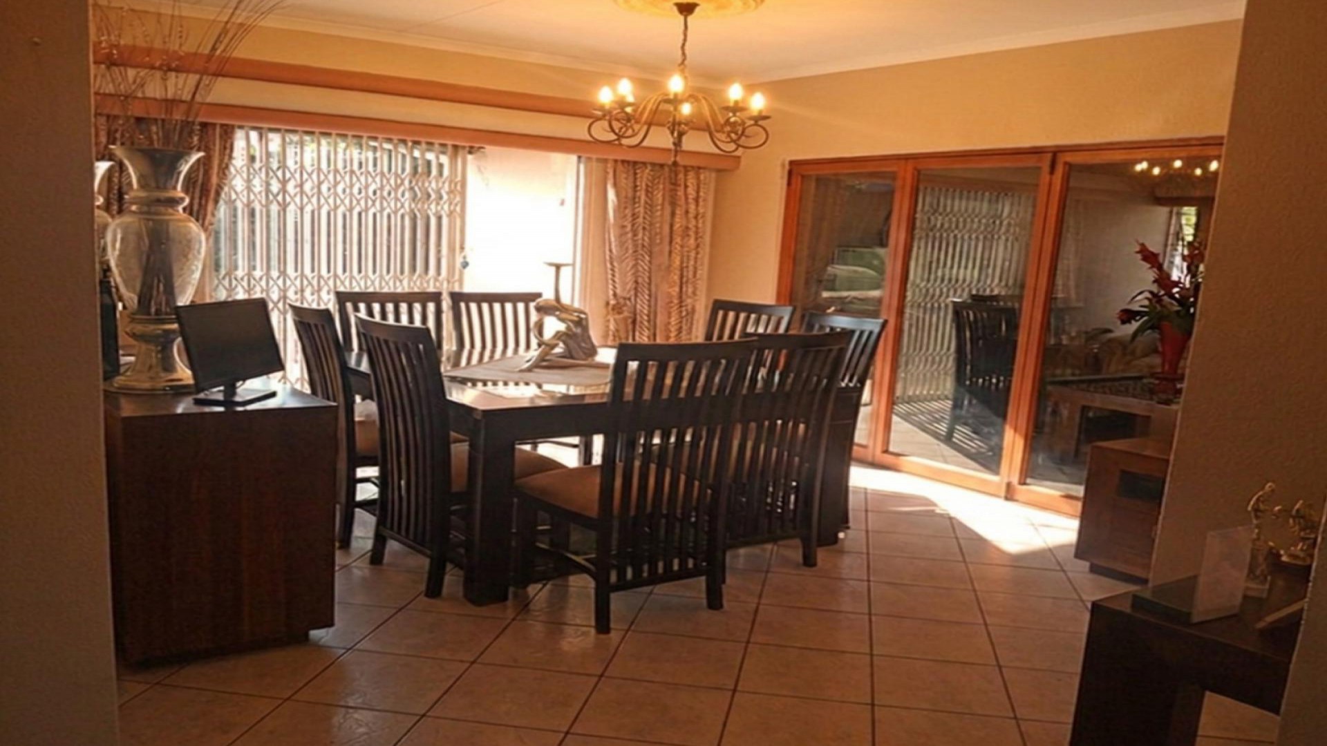 Dining Room of property in Oakdene