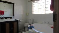 Main Bathroom - 7 square meters of property in Oakdene