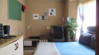 Staff Room - 28 square meters of property in Oakdene