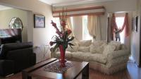 Lounges - 70 square meters of property in Oakdene