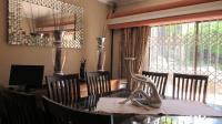 Lounges - 70 square meters of property in Oakdene
