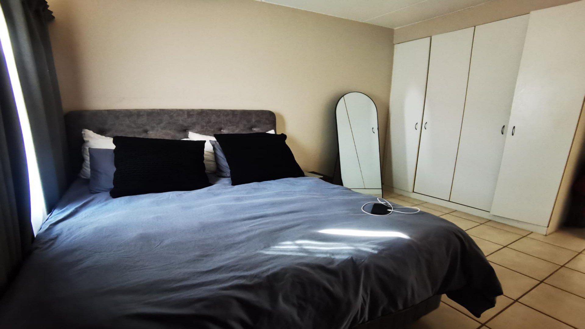 Bed Room 1 of property in Annlin