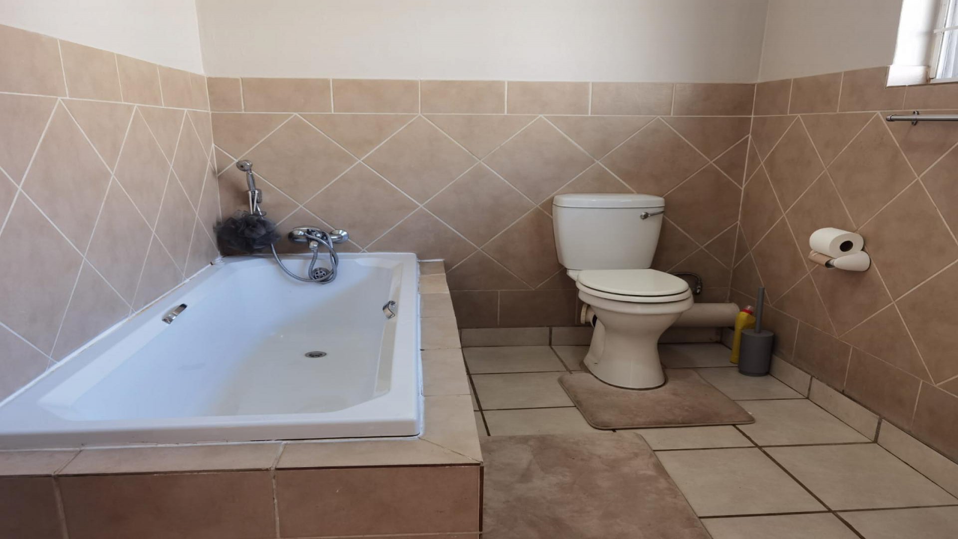 Bathroom 1 of property in Annlin