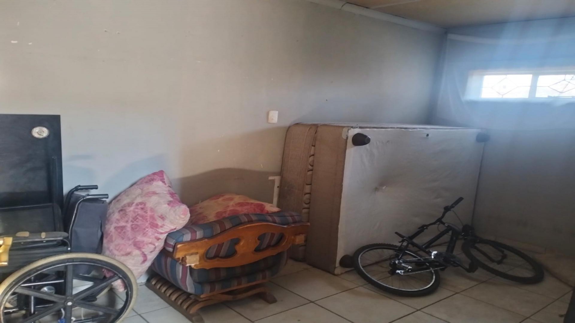 Bed Room 1 of property in Sophiatown