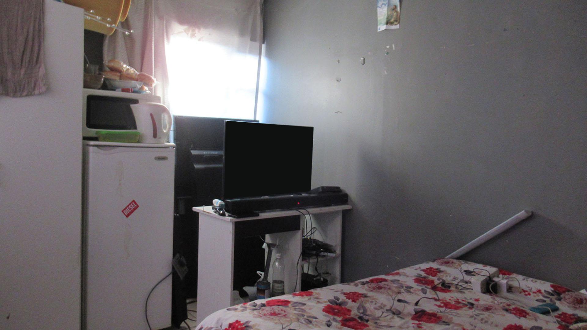 Bed Room 1 - 12 square meters of property in Sophiatown