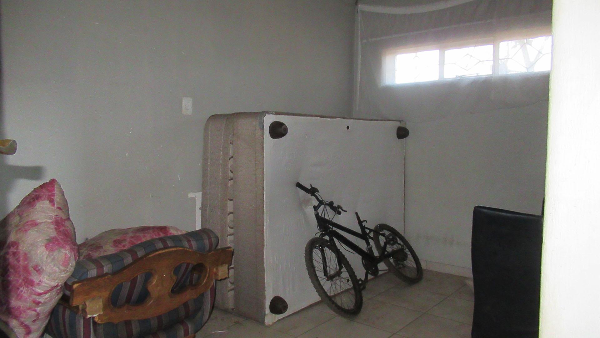 Bed Room 2 - 13 square meters of property in Sophiatown