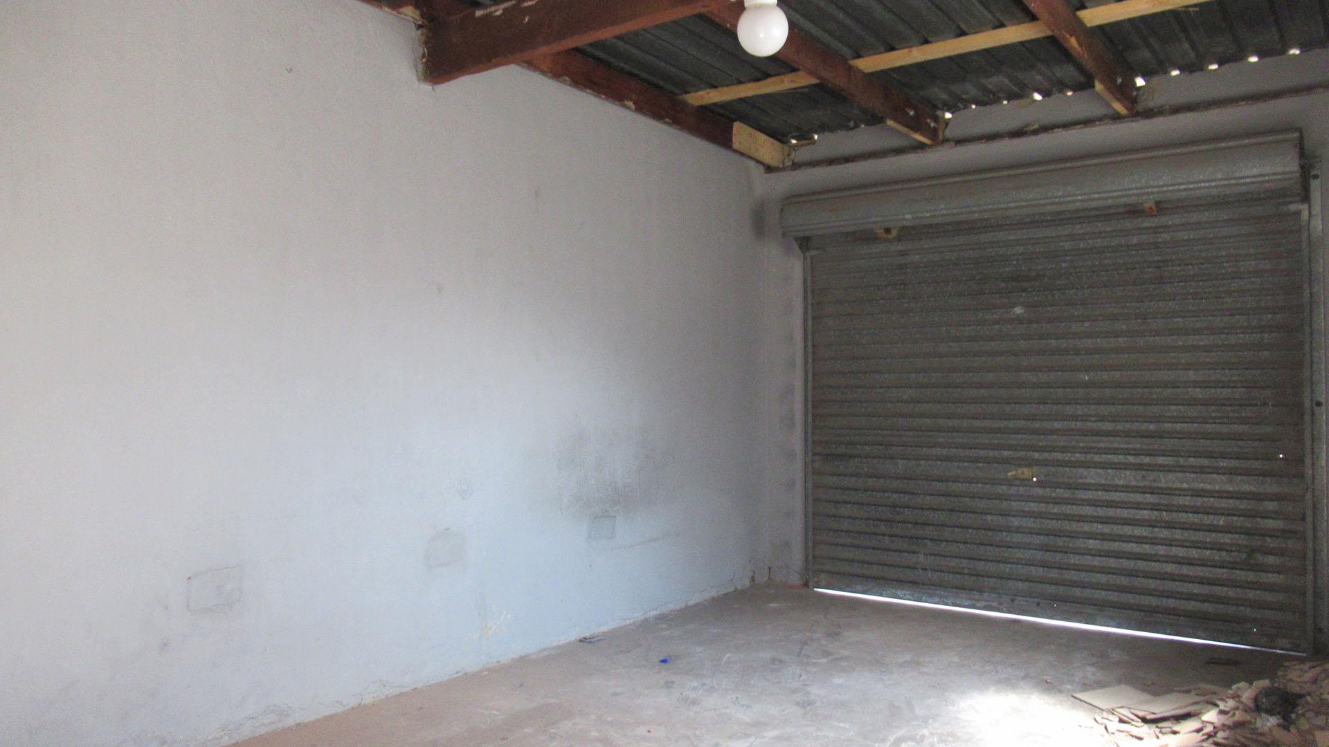 Garage - 24 square meters of property in Townsview