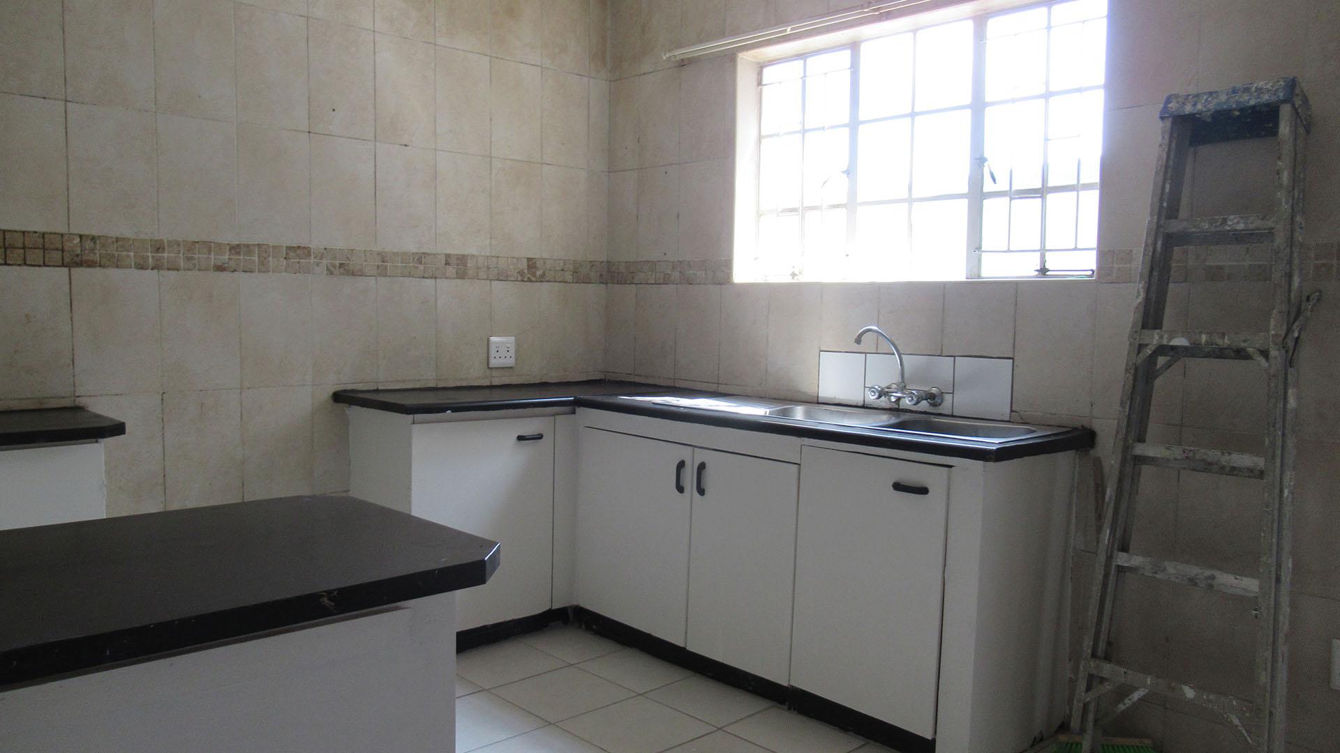 Kitchen - 17 square meters of property in Townsview