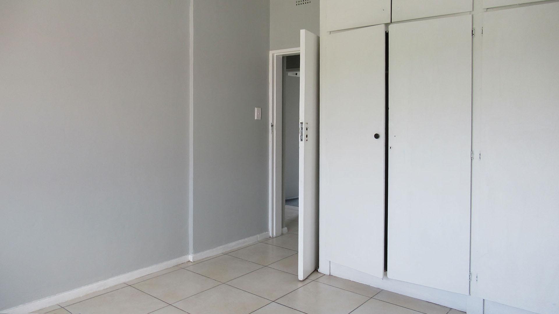 Bed Room 2 - 12 square meters of property in Townsview