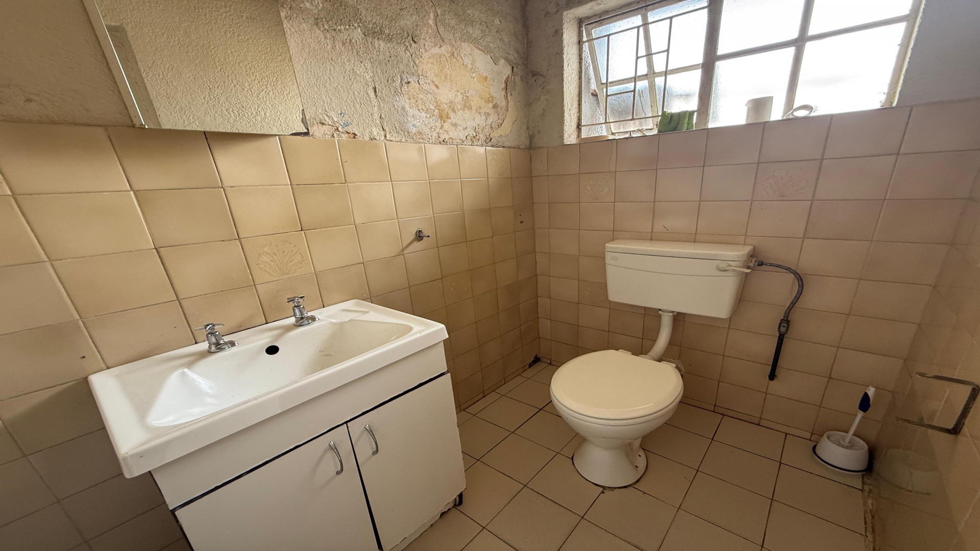 Bathroom 1 of property in Townsview