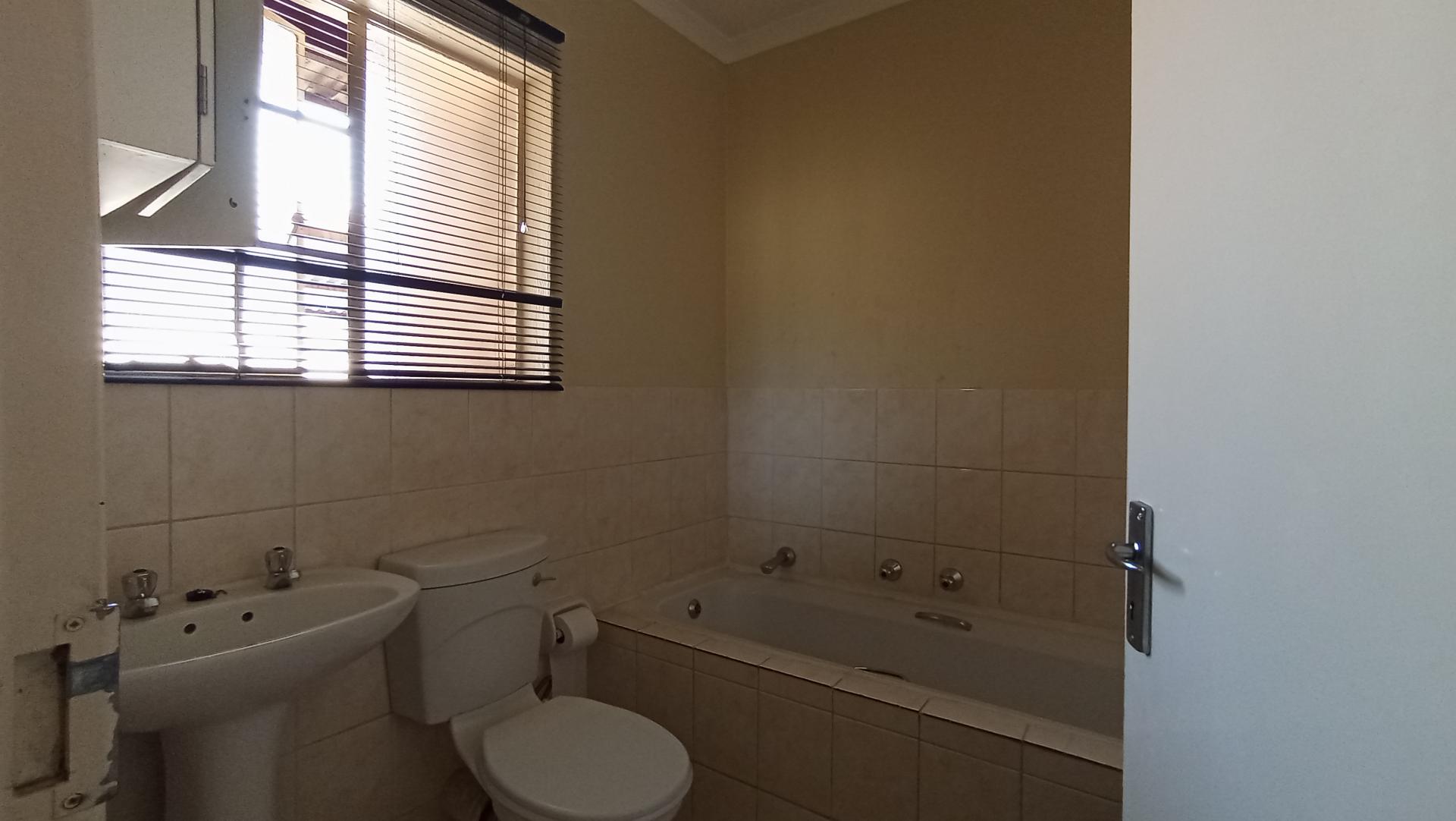 Bathroom 1 - 5 square meters of property in Celtisdal