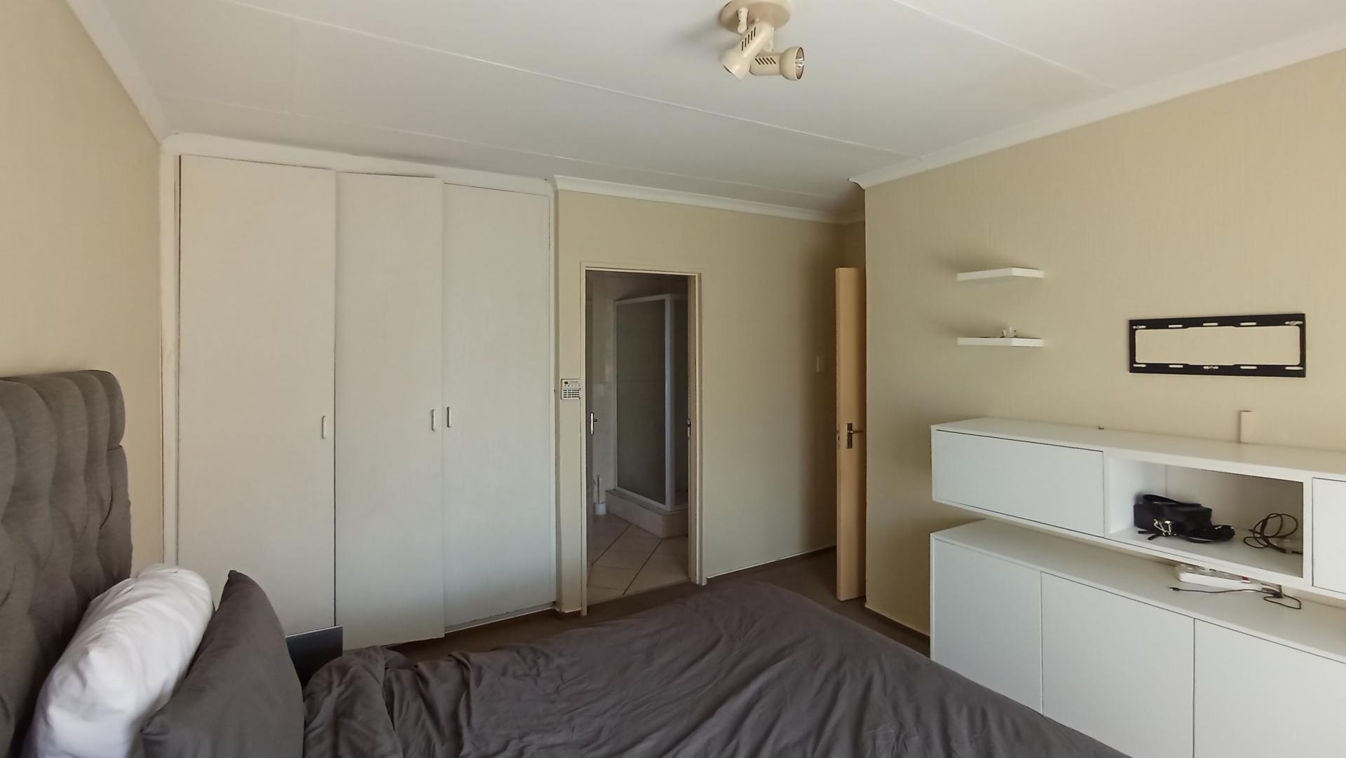 Main Bedroom - 20 square meters of property in Celtisdal