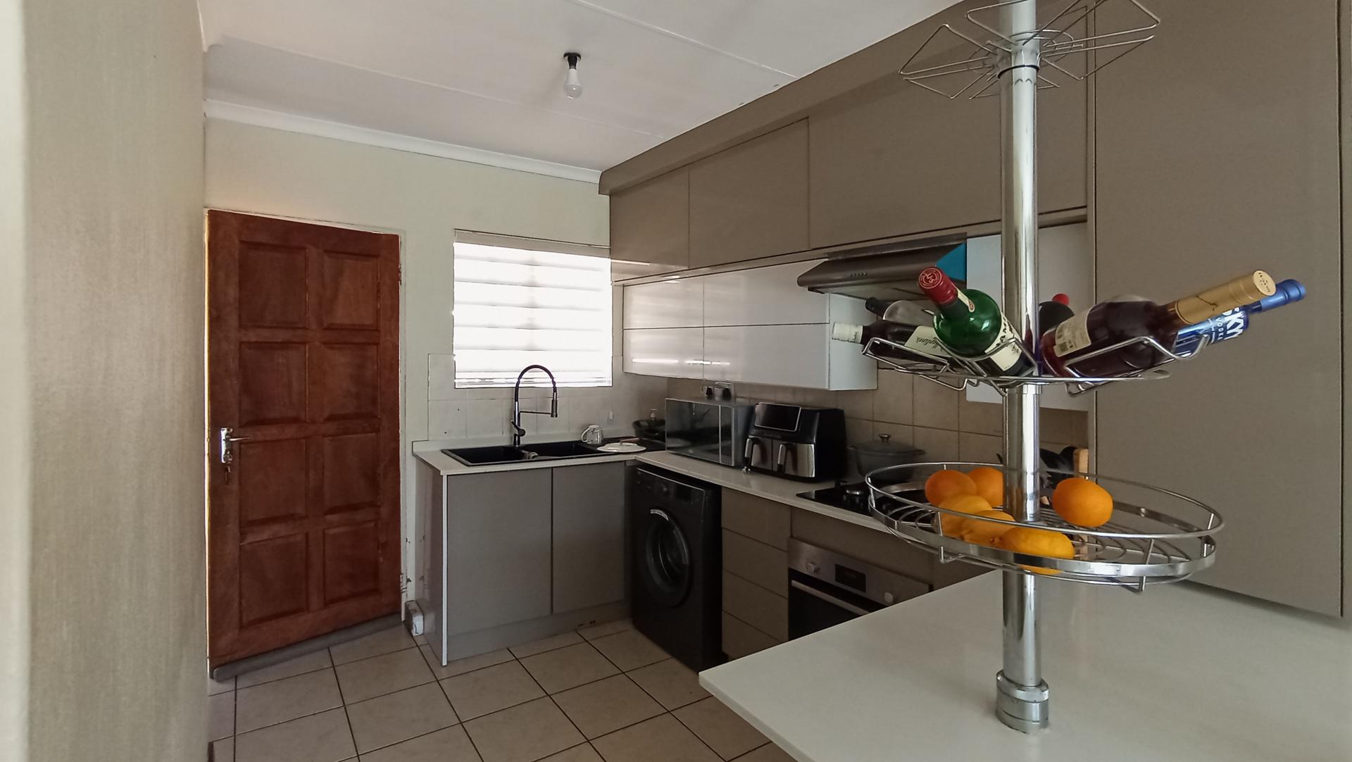 Kitchen - 9 square meters of property in Celtisdal