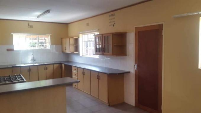 3 Bedroom Freehold Residence for Sale For Sale in Royldene - MR721621