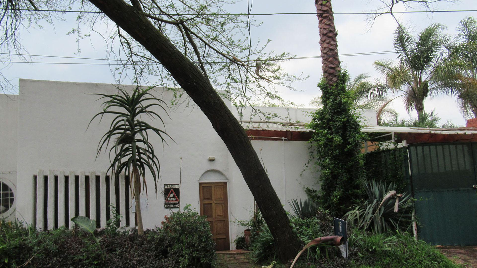Front View of property in Melville