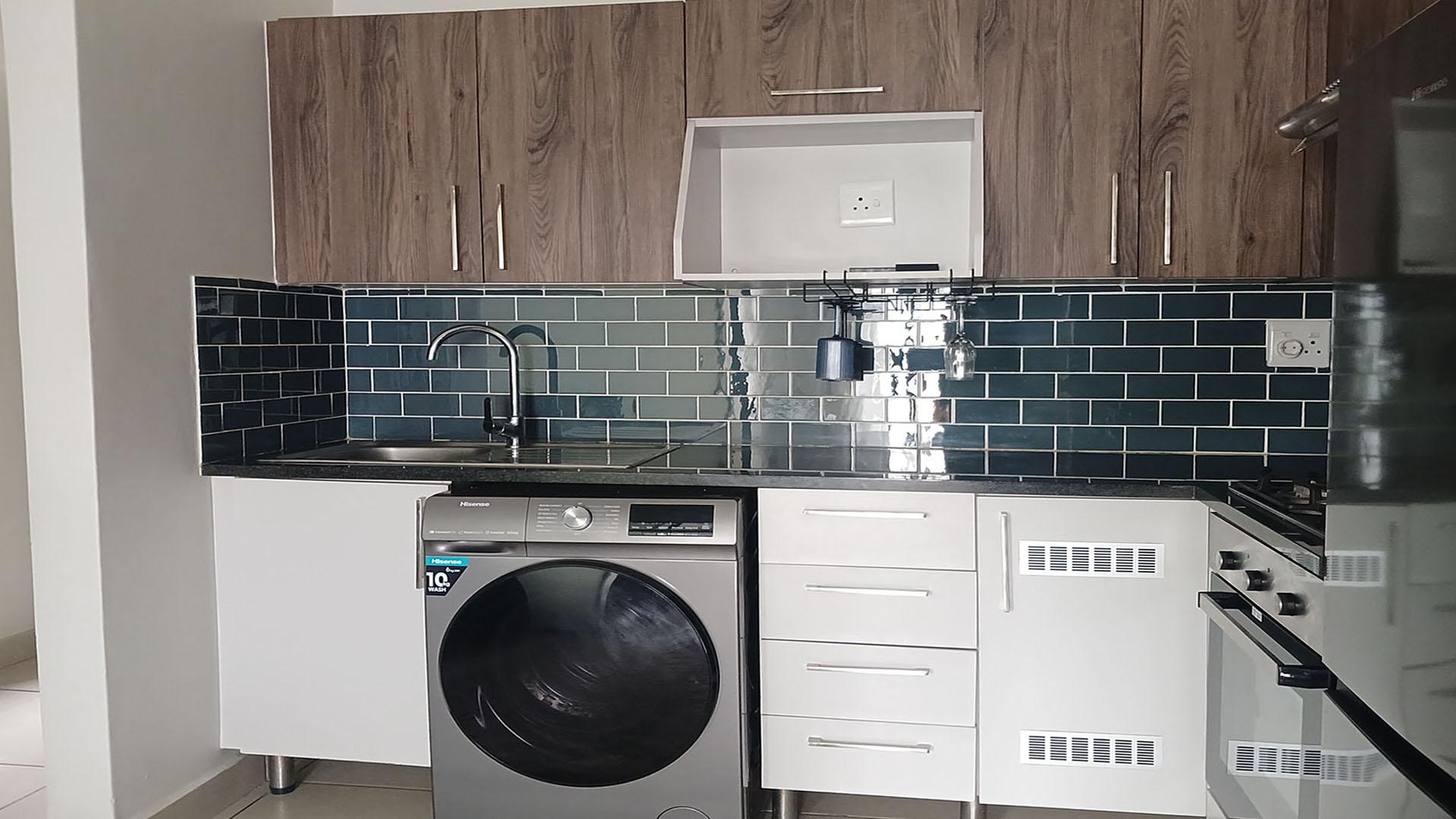 Kitchen - 5 square meters of property in Linbro Park A.H.