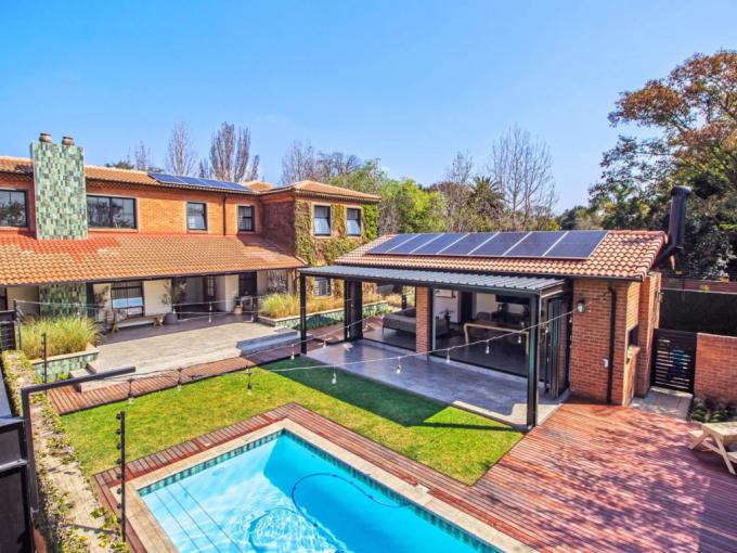 4 Bedroom House for Sale For Sale in Waterkloof - MR721665