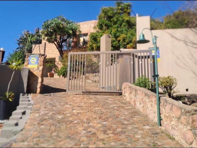 3 Bedroom House for Sale For Sale in Oakdene - MR721679