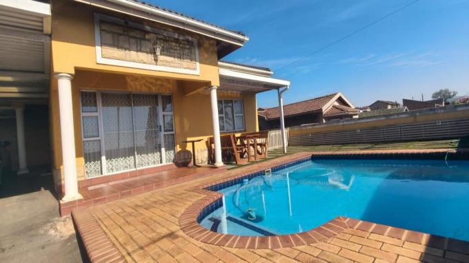 3 Bedroom Freehold Residence for Sale For Sale in Sunford - Home Sell - MR721688