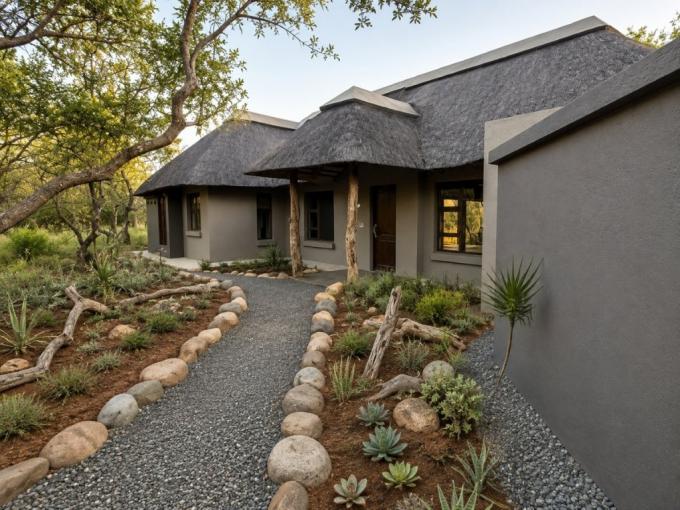3 Bedroom House for Sale For Sale in Hoedspruit - MR721702