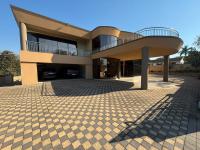 5 Bedroom 5 Bathroom House for Sale for sale in Sarnia 