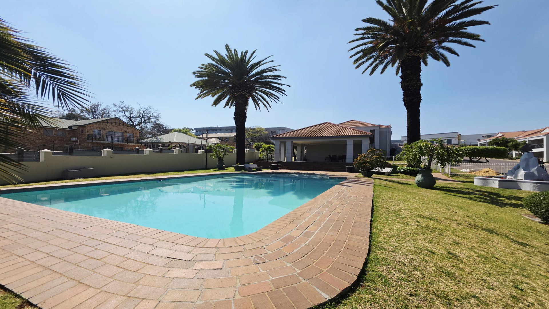 Swimming Pool of property in Oakdene