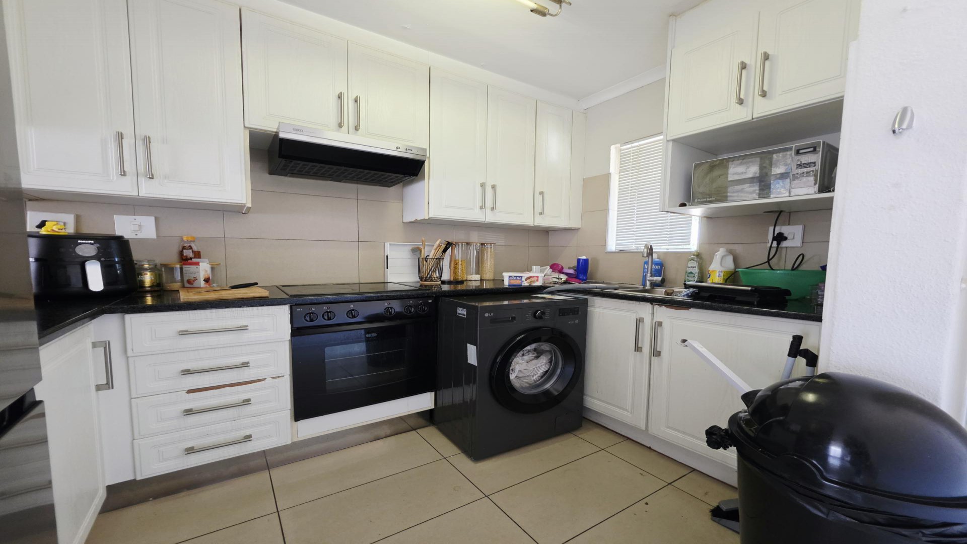 Kitchen of property in Oakdene