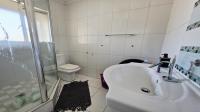 Bathroom 1 of property in Oakdene