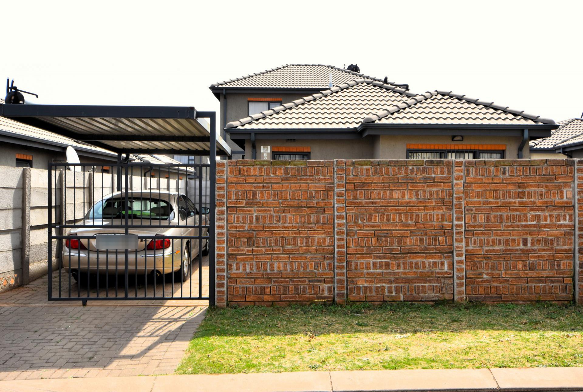 Front View of property in Albertsdal