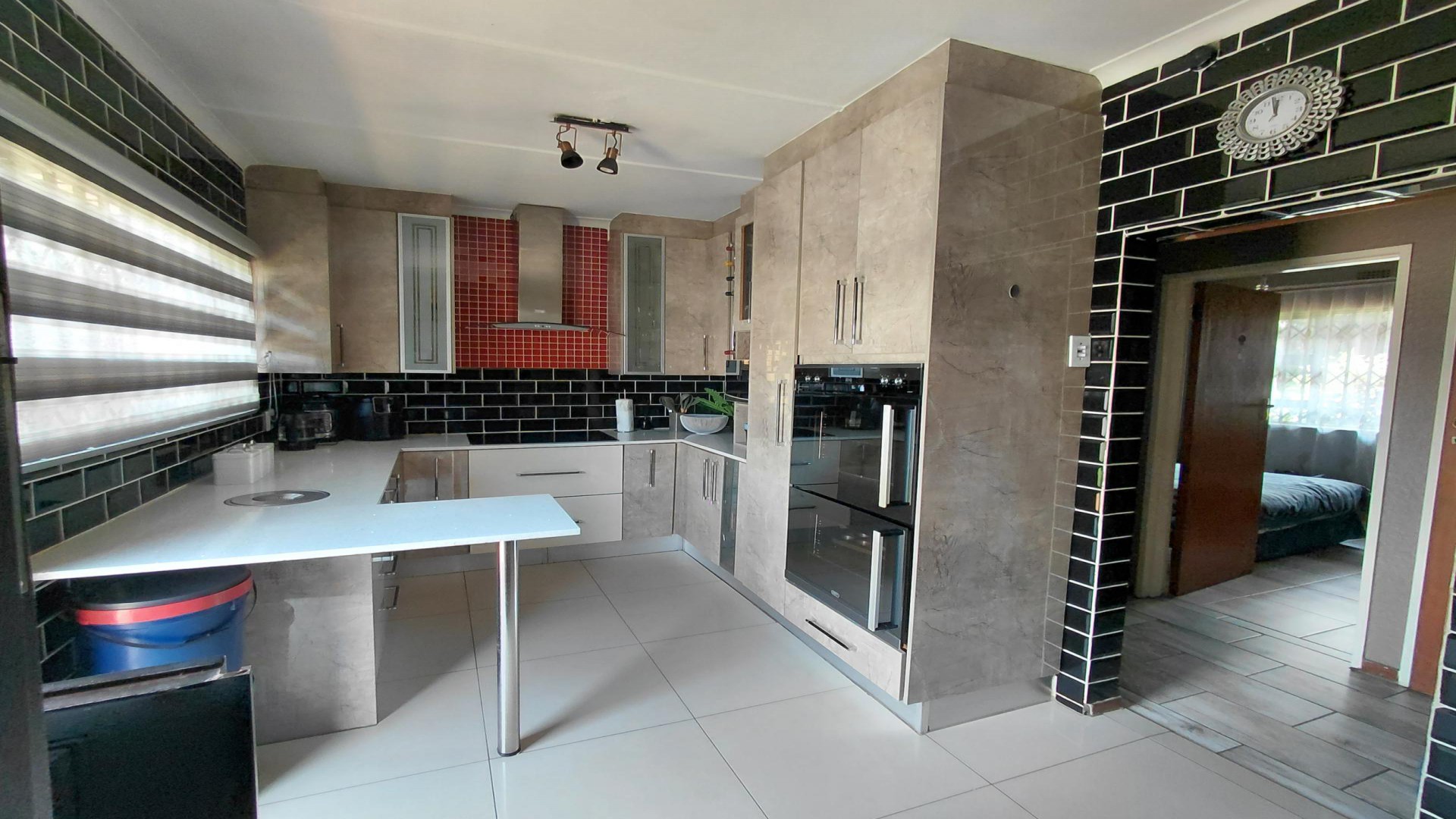 Kitchen - 14 square meters of property in Kibler Park