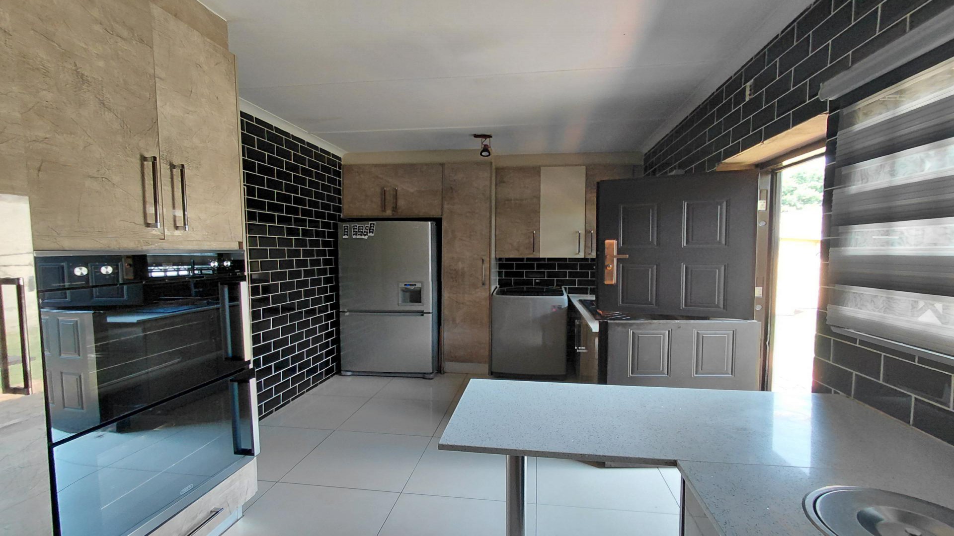 Kitchen - 14 square meters of property in Kibler Park