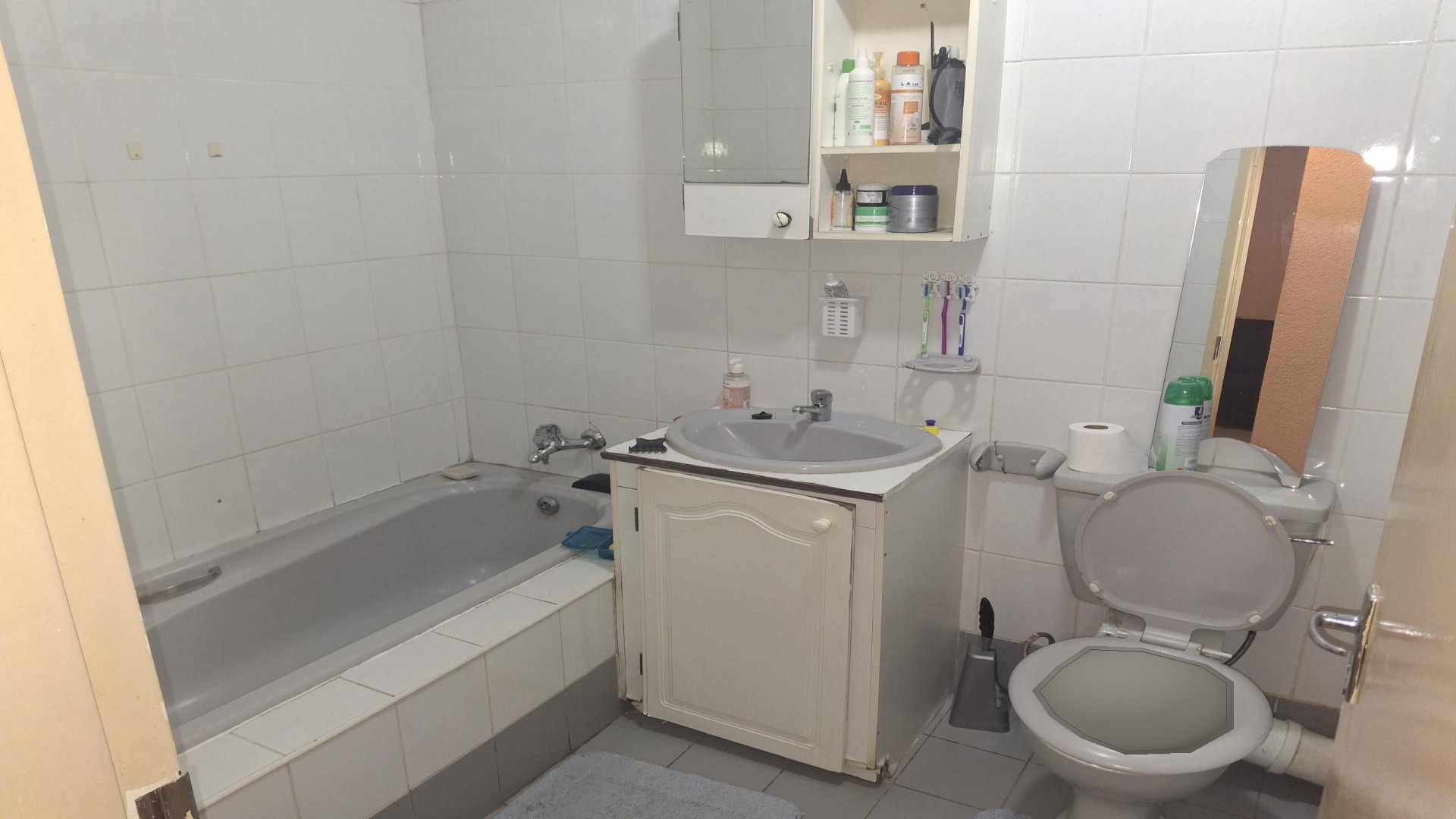 Bathroom 1 of property in President Park A.H.