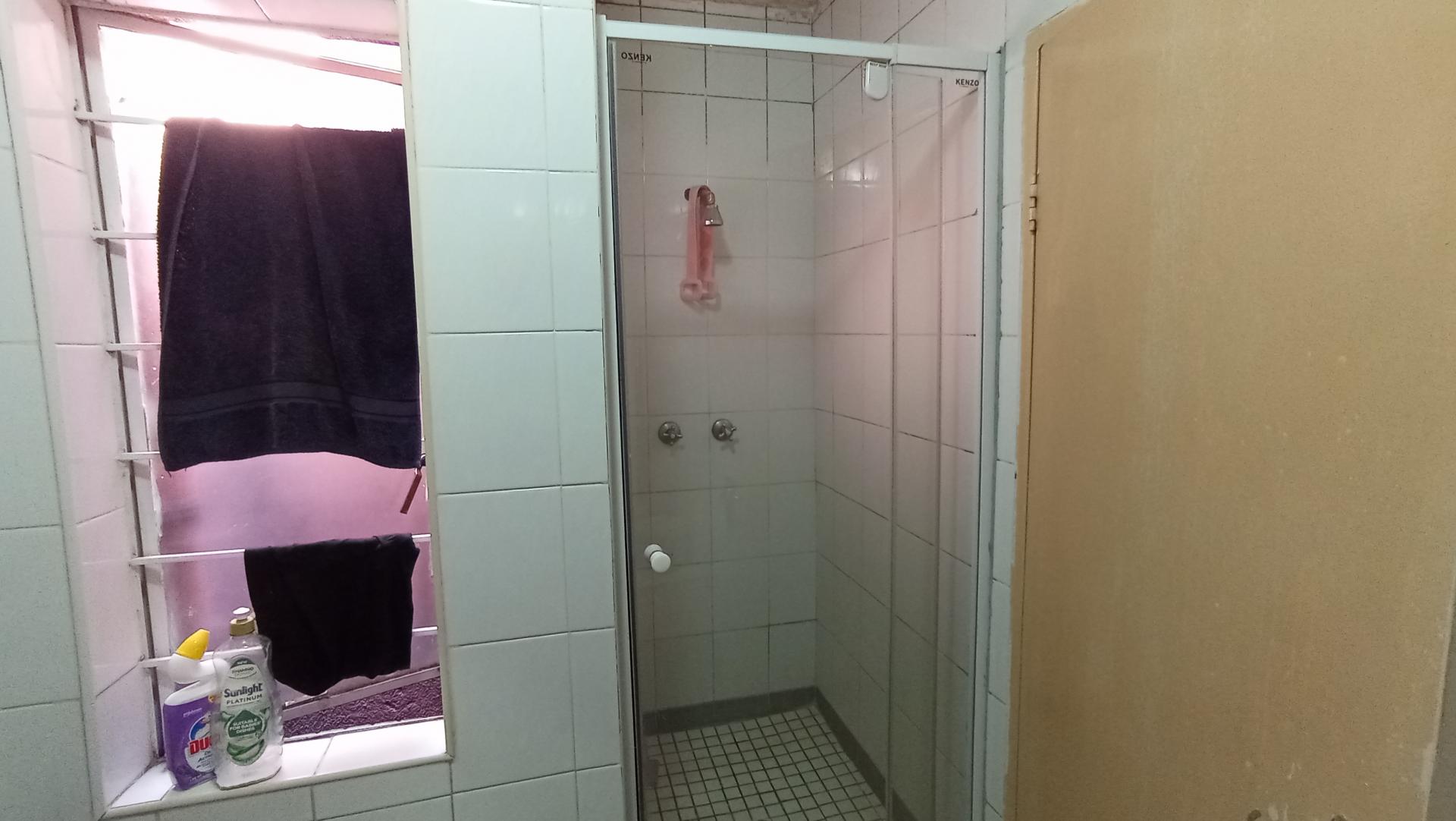 Bathroom 1 - 5 square meters of property in President Park A.H.