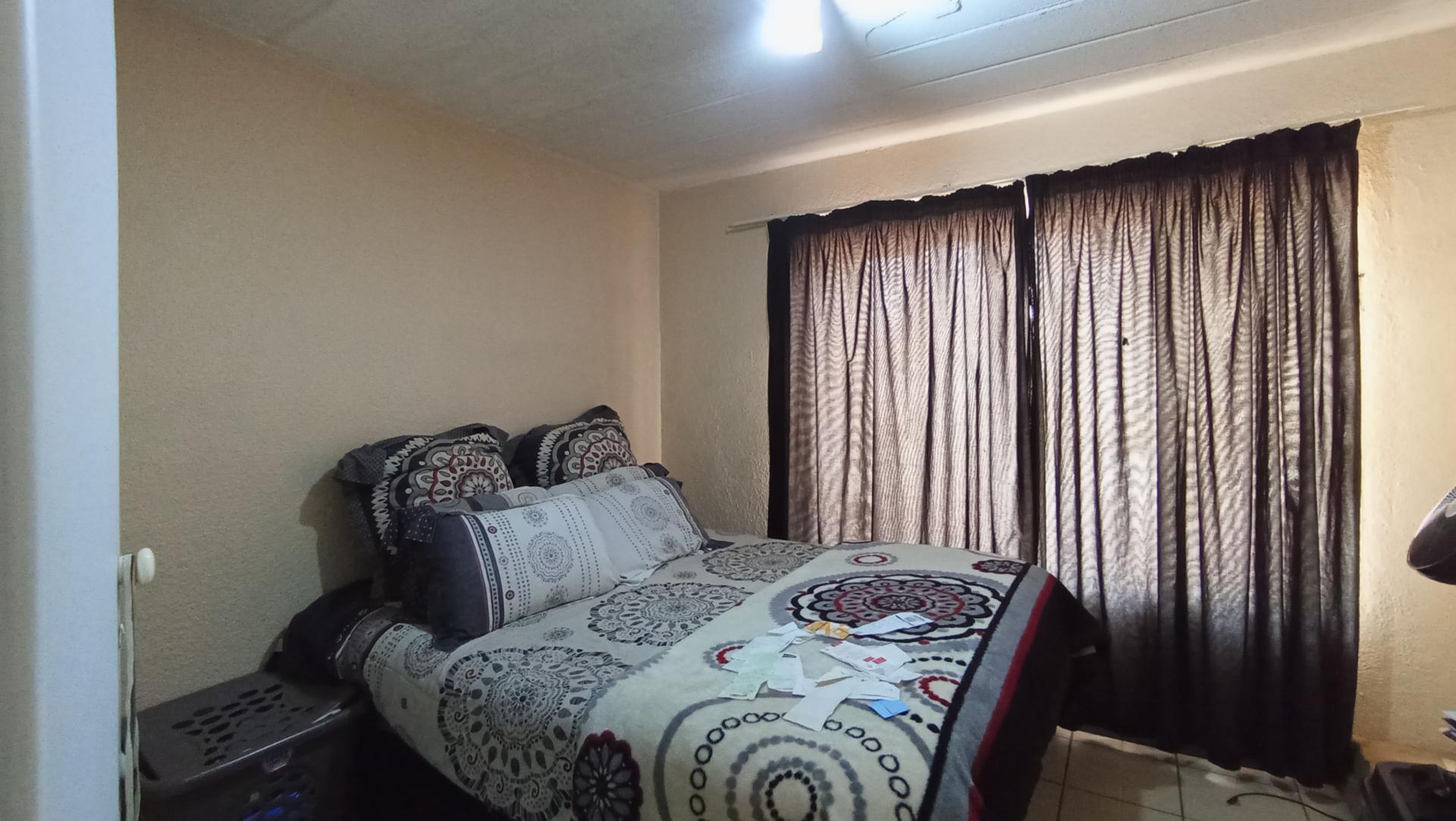 Bed Room 2 - 12 square meters of property in President Park A.H.