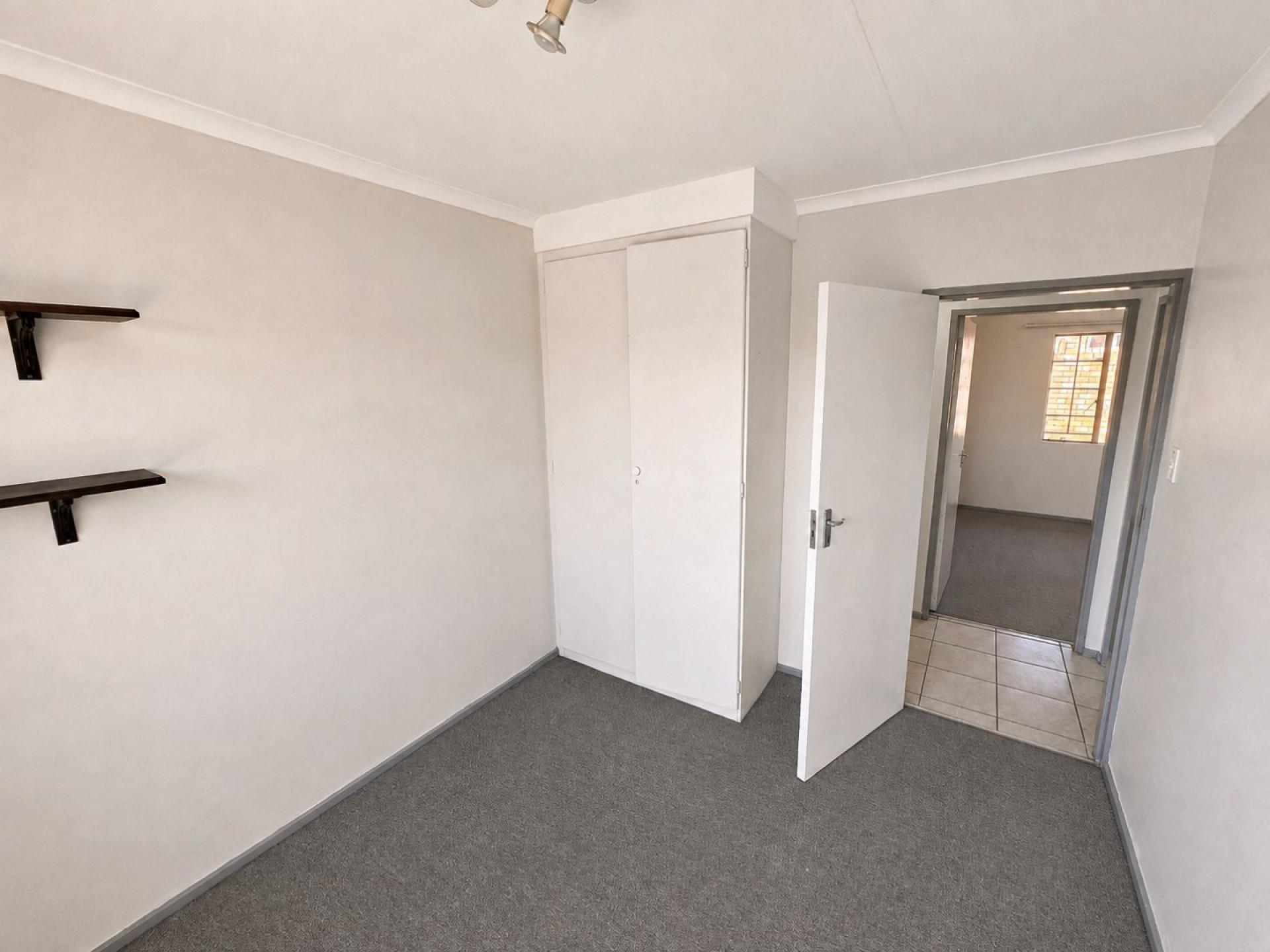  of property in Magalieskruin