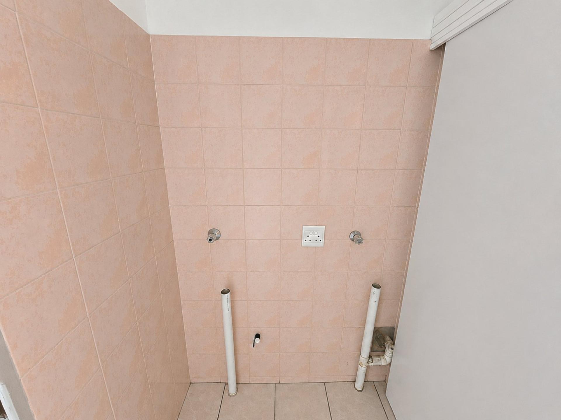  of property in Magalieskruin