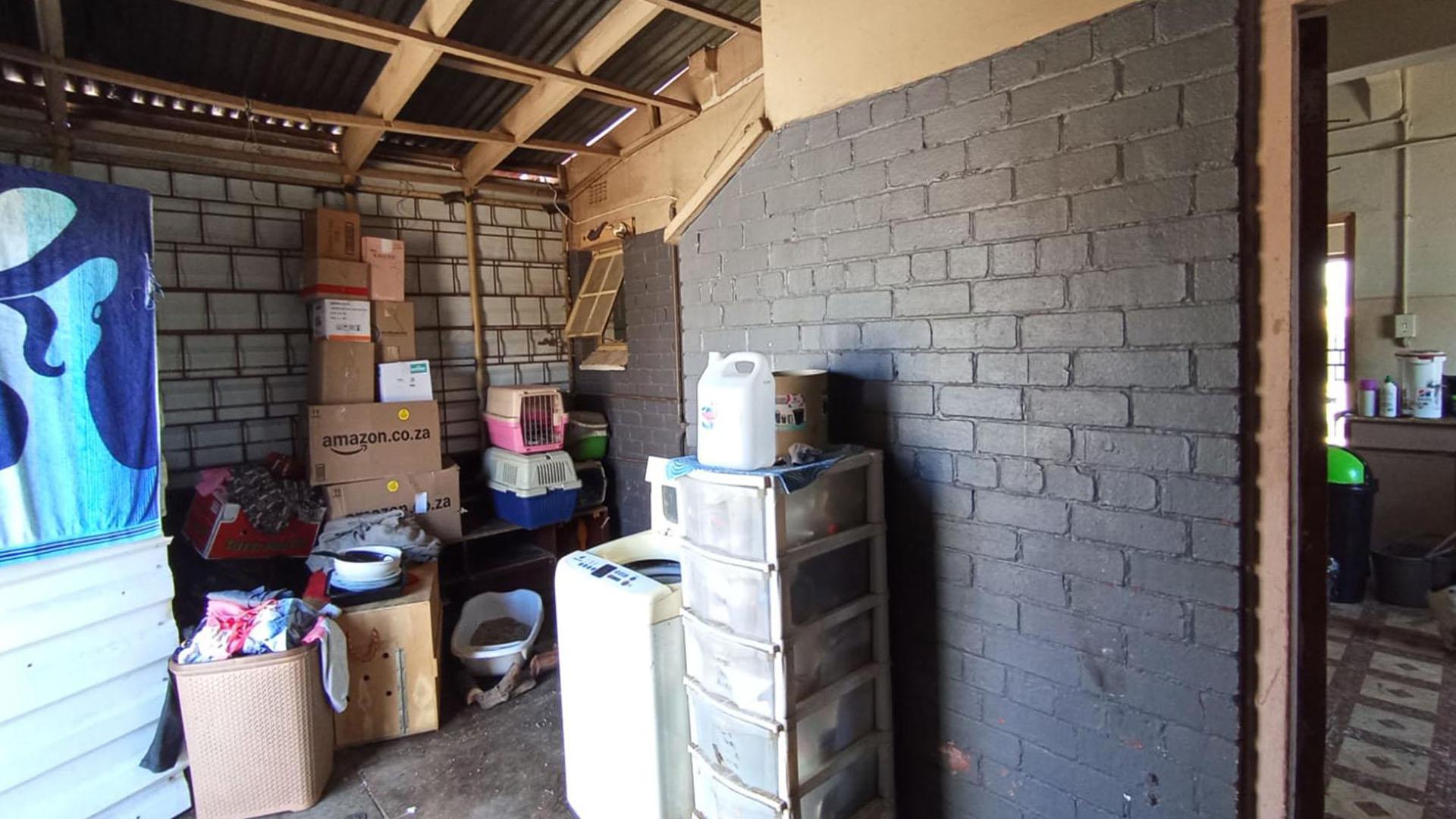 Laundry Room  - 20 square meters of property in Daspoort