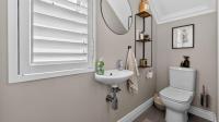 Guest Toilet - 3 square meters of property in Parklands