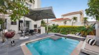 Swimming Pool of property in Parklands
